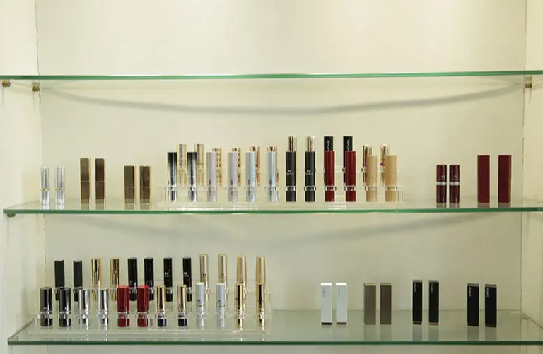 Khoa học về ống Mascara: Công thức và bao bì phối hợp với nhau như thế nào