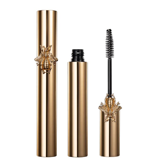Từ sự bừa bộn đến ý thức: Tôn vinh vẻ đẹp của những ống mascara rỗng