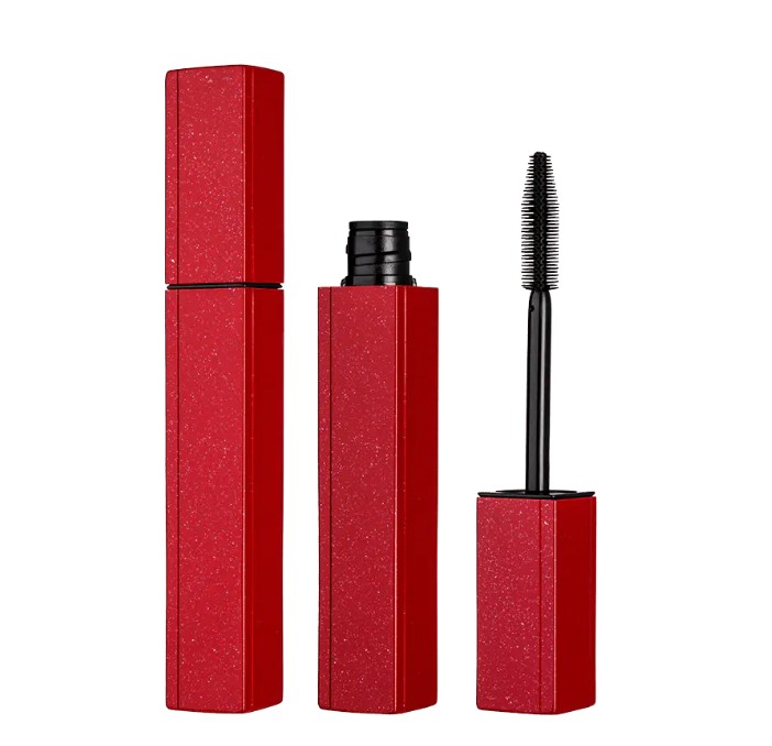 Các đặc điểm của thiết kế của đầu bàn chải mascara là gì và nó có ảnh hưởng gì đến hiệu ứng trang điểm của lông mi?